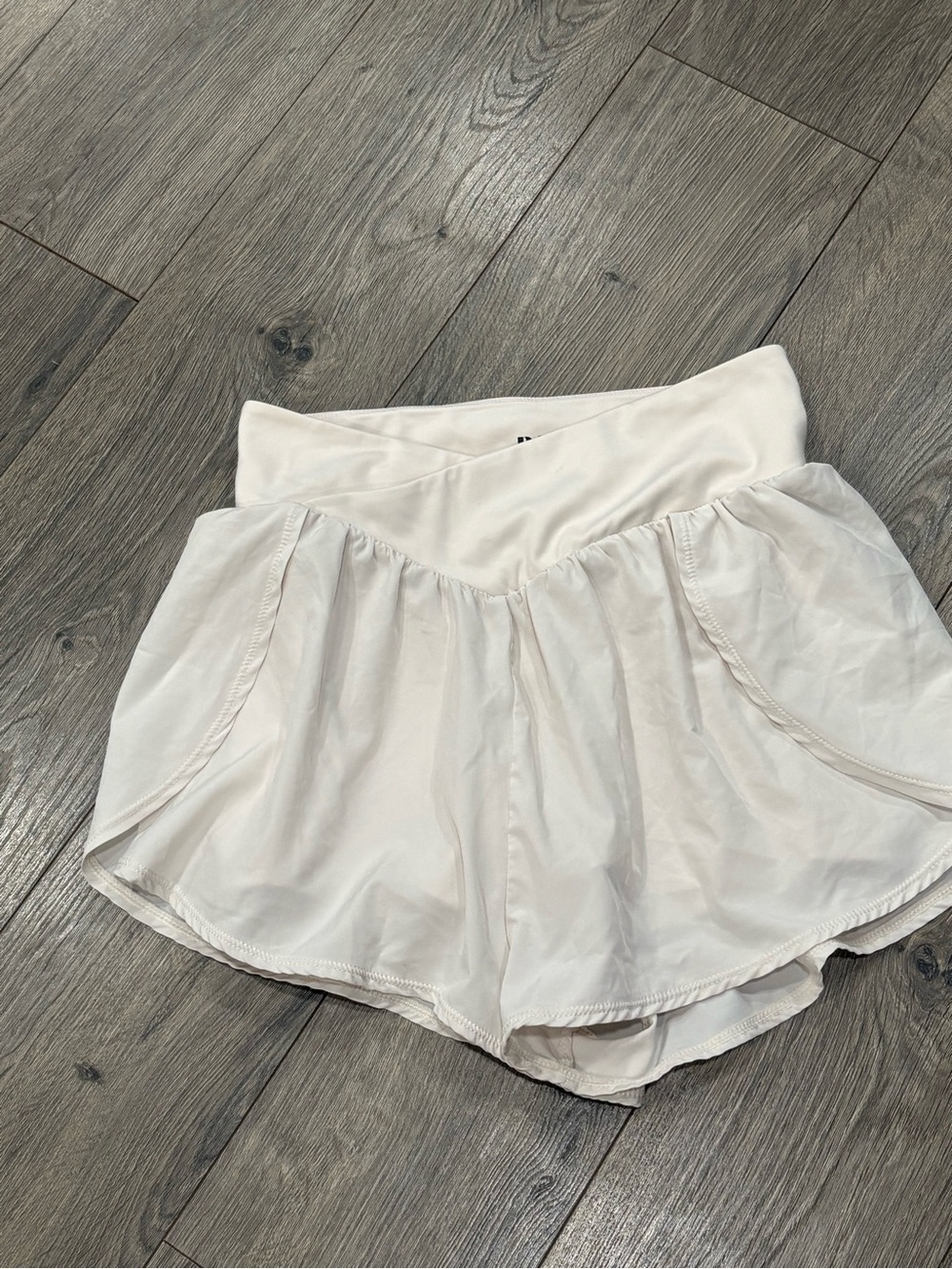 PacSun White Flowy  Shorts